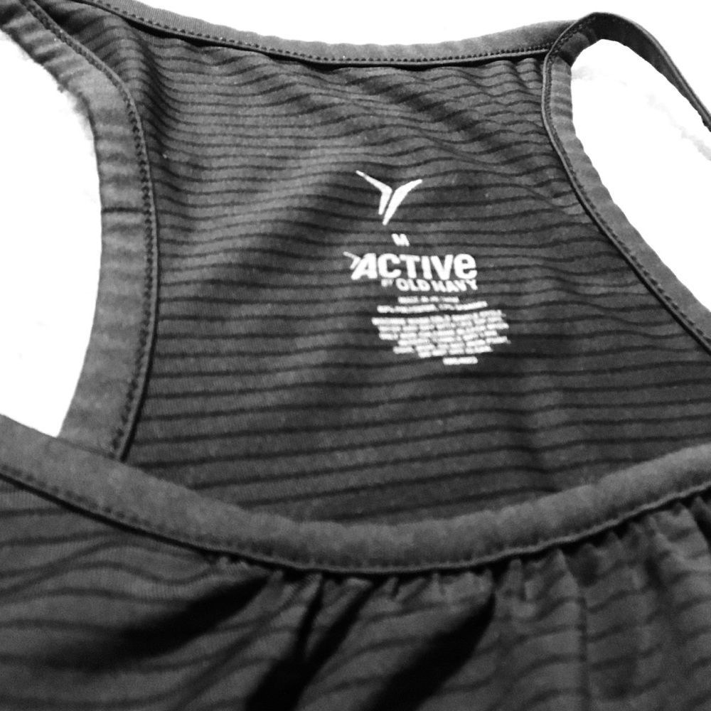 🔴Old Navy Active Tank Top With Side Draw Strong. - Picture 4 of 5